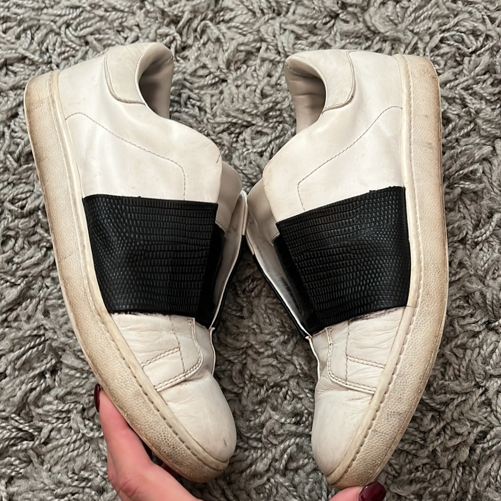 🔵Vince “Vista” White and Black Sneakers - Picture 6 of 8